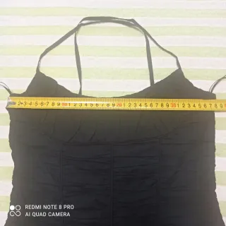 Vestido midi negro Mango. LEER