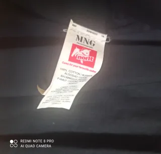 Vestido midi negro Mango. LEER