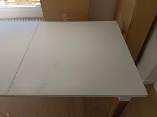 Mesa de comedor de madera