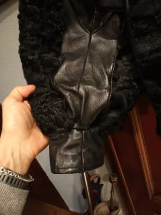 Chaquetón de Astracán y Cuero Negro