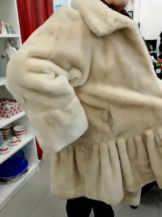 Giacca lunga pelliccia ecologica beige