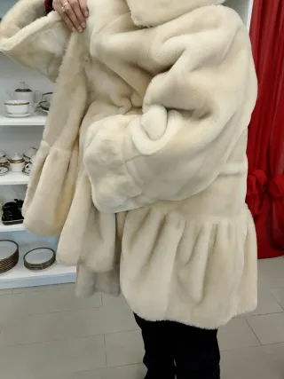 Giacca lunga pelliccia ecologica beige