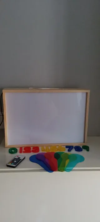 Caja luminosa de madera Playtive