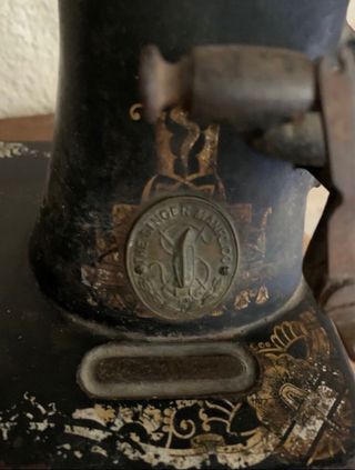 Máquina de coser antigua