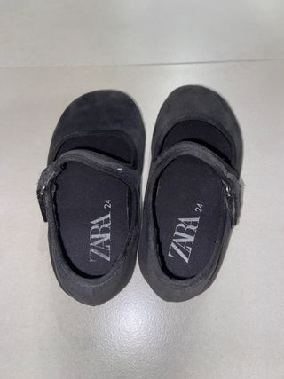 Merceditas niña Zara negras talla 24