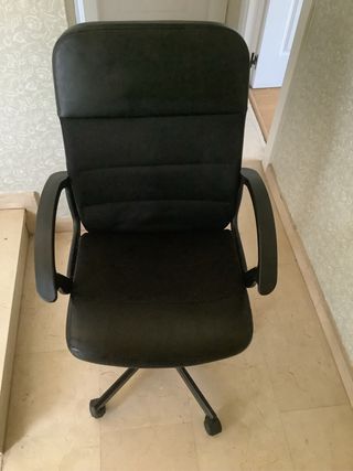 Sillón de escritorio giratoria y regulable