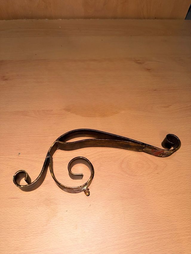 Soporte de metal decorativo