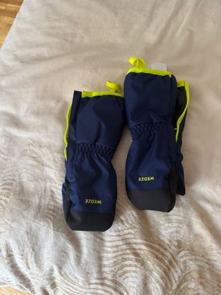 Casco y guantes de esquí para niño