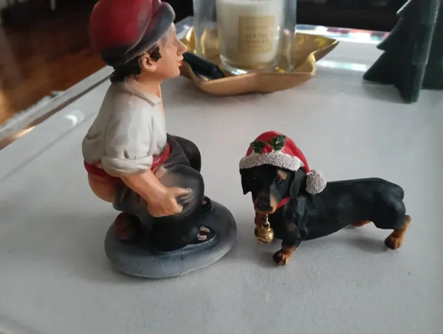 Caganer y perrito navideño resina