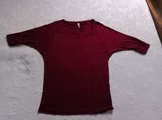 Camiseta de mujer color rojo