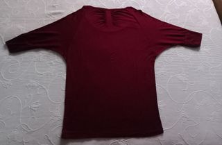 Camiseta de mujer color rojo