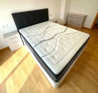 Canapés y colchones nuevos