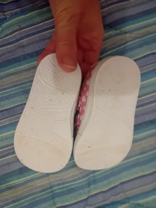 Scarpine bimba n. 20 con strappo