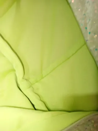 Vestido de fiesta verde con lentejuelas