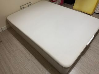 Canapé abatible blanco de 135x190