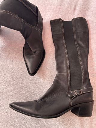 Stivali neri punta tonda con tacco