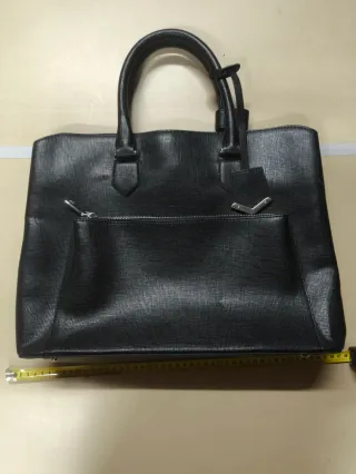 Surtido de bolsos y riñoneras