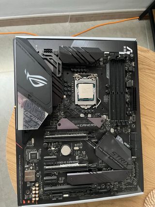 Placa Base ASUS ROG STRIX Z390-E GAMING + i9 9900K