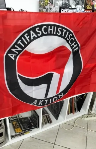 Bandiera Antifaschistische Aktion