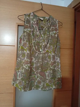 Blusa Amichi Estampada Verde y Rosa