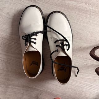 Zapatos Dr. Martens Blancos