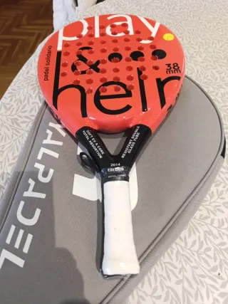 Pala de pádel y paletero Royal Padel