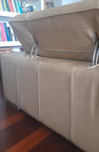 Divano 2 posti in ottima vera pelle beige