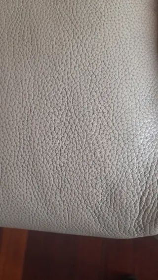 Divano 2 posti in ottima vera pelle beige