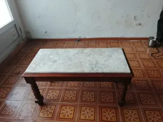 Tavolino in marmo e legno