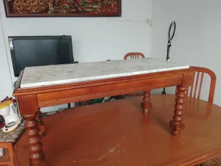 Tavolino in marmo e legno