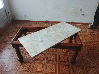 Tavolino in marmo e legno