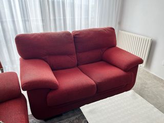 Sofá 2 plazas rojo teja.