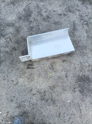 Balda metálica plateada