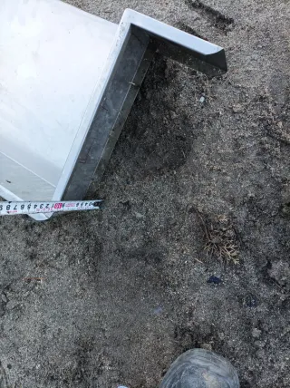 Balda metálica plateada