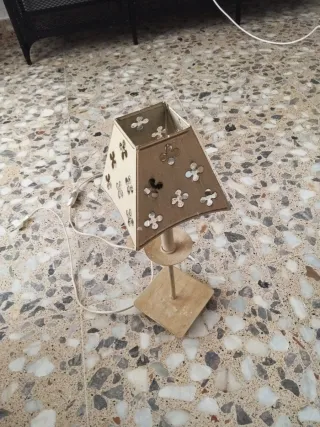 Lámpara de mesa rústica metal