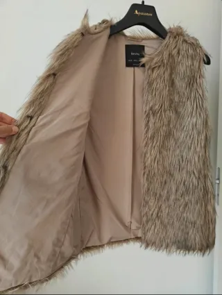 Gilet pelliccia sintetica Bershka