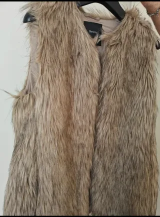 Gilet pelliccia sintetica Bershka