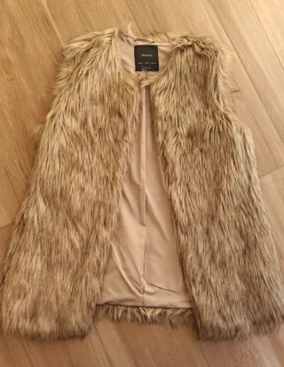 Gilet pelliccia sintetica Bershka