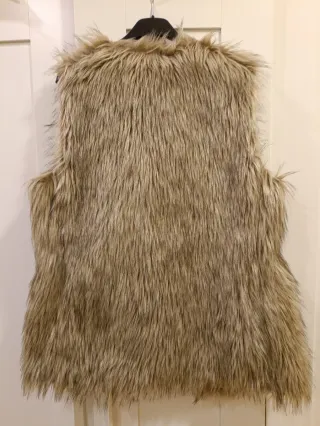 Gilet pelliccia sintetica Bershka