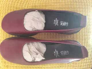 Zapatos Zara Piel Granate Talla 39 Nuevos