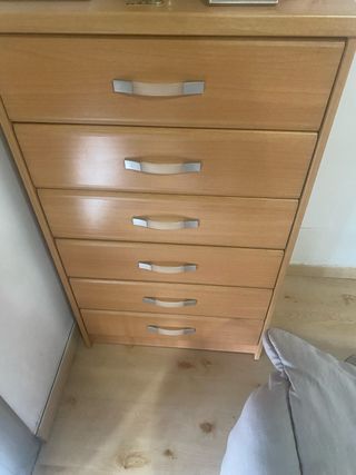 Comodino e cassettiera in legno