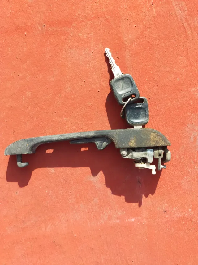 Maneta Audi con llaves