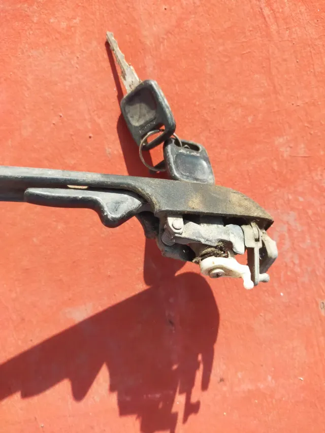 Maneta Audi con llaves