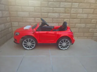 Coche eléctrico infantil Mercedes AMG