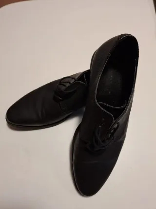 Zapatos de vestir hombre (negros). Marca Zara