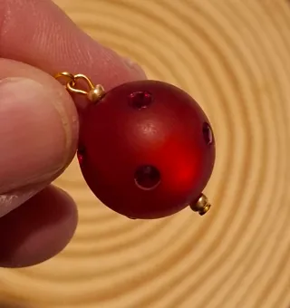 Pendientes burdeos de bolas grandes