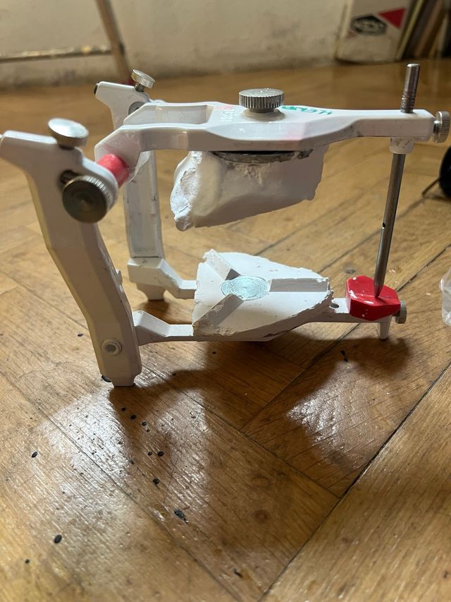 Articulador para protesis dental