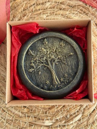 Jabón de regalo con lazo rojo