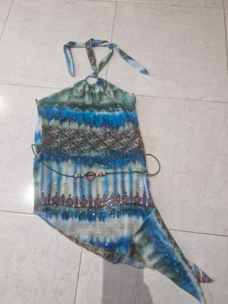 Top brillo halter cuello