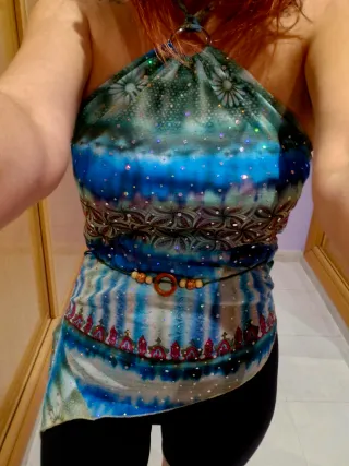 Top brillo halter cuello